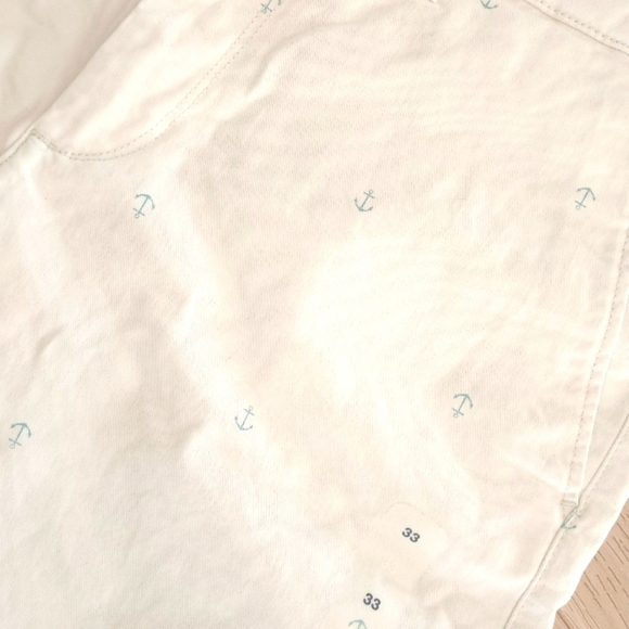 GAP ESSENTIAL KHAKI 10" SHORT white with blue anchors,GAPFLEX - Picture 2 of 6